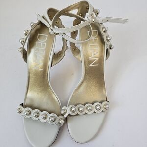 WOMENS DELTAN MARYAM PEARL EMBELLISHED DRESS SANDALS WHITE FORMAL WEDDING Sz10